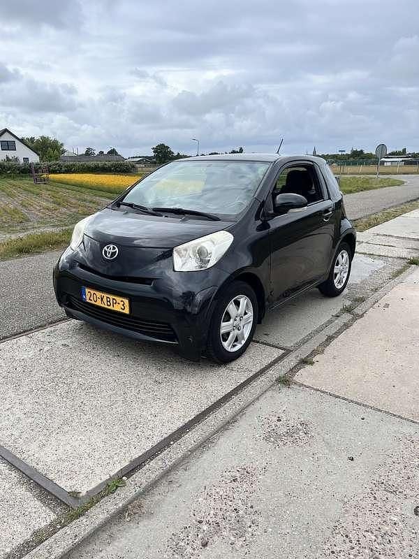 Zwart Gebruikt 2009 Toyota iQ Comfort Hatchback | € 3.750 (Duur) - Afbeelding 1/4
