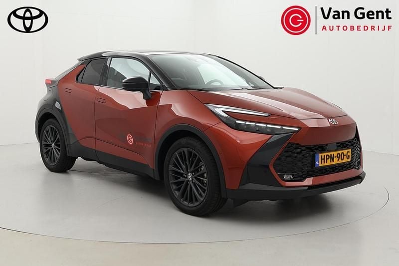 Bruin Gebruikt 2025 Toyota C-HR Premium SUV | € 46.999 - Afbeelding 1/4