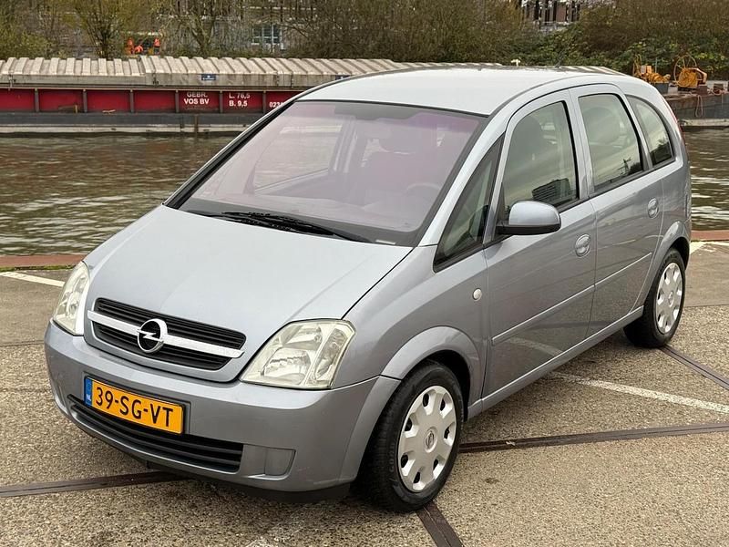 Grijs Gebruikt 2005 Opel Meriva Enjoy MPV | € 1.995 (Eerlijke prijs) - Afbeelding 1/4