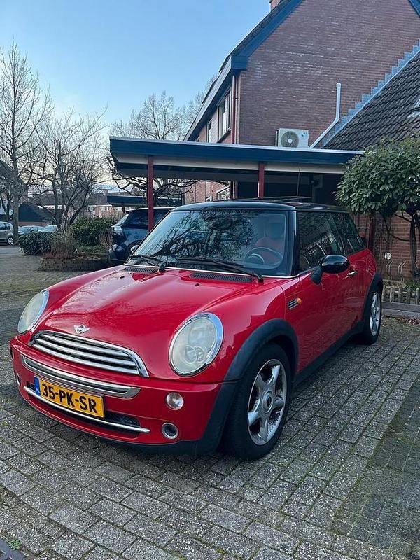 Rood Gebruikt 2004 Mini Cooper Chili Hatchback | € 4.800 (Iets duurder) - Afbeelding 1/4