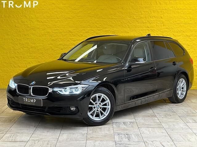 Zwart Gebruikt 2018 BMW 318 Executive Stationwagen | € 11.995 (Goede deal) - Afbeelding 1/4