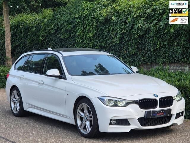 Wit Gebruikt 2018 BMW 320 Executive Stationwagen | € 24.950 (Goede deal) - Afbeelding 1/4