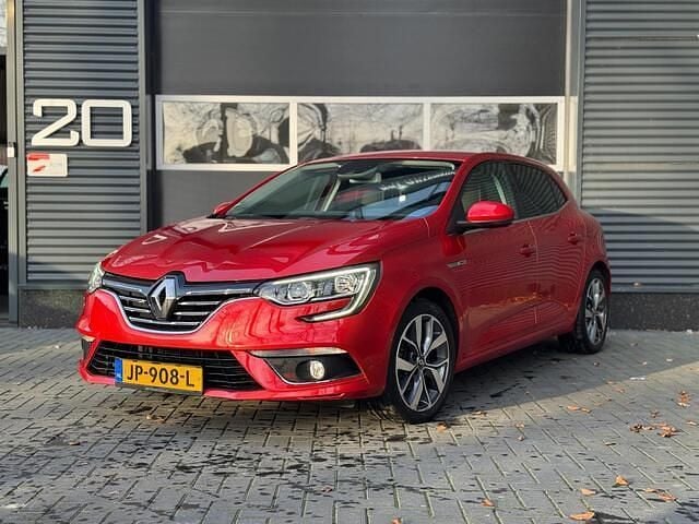 Occasion Renault Mégane IV Bose Edition 132 PK (97 kW) 2016 Rood Hatchback