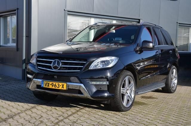 Zwart Gebruikt 2015 Mercedes ML350 SUV | € 25.750 (Eerlijke prijs) - Afbeelding 1/4