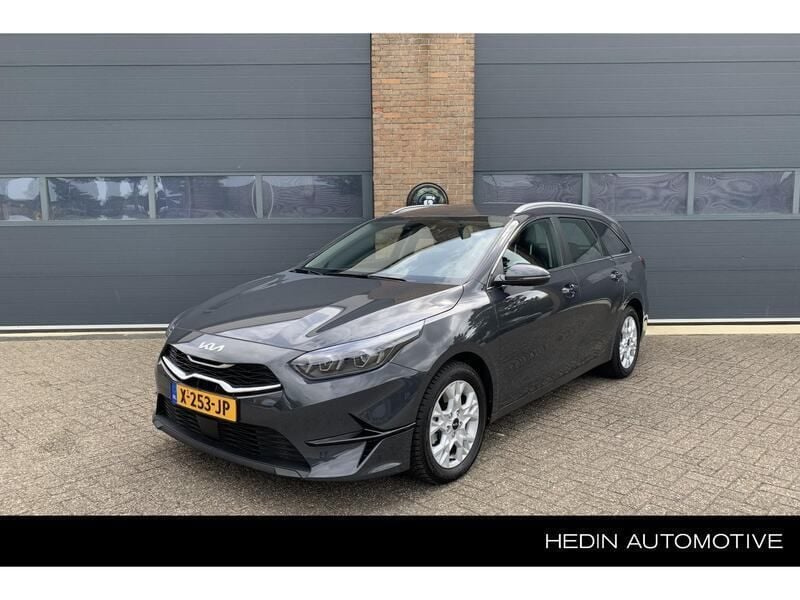 Grijs Gebruikt 2023 Kia Ceed Sportswagon Stationwagen | € 21.945 (Eerlijke prijs) - Afbeelding 1/4