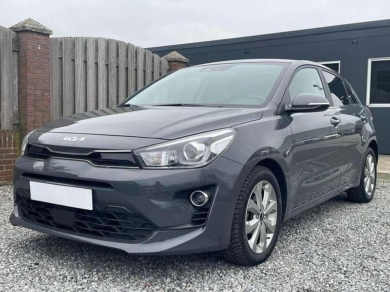 Occasion Kia Rio 101 PK (74 kW) 2023 Grijs (metallic) Hatchback