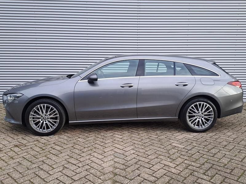 Occasion Mercedes CLA250e Shooting Brake Business 2021 Grijs metallic Stationwagen