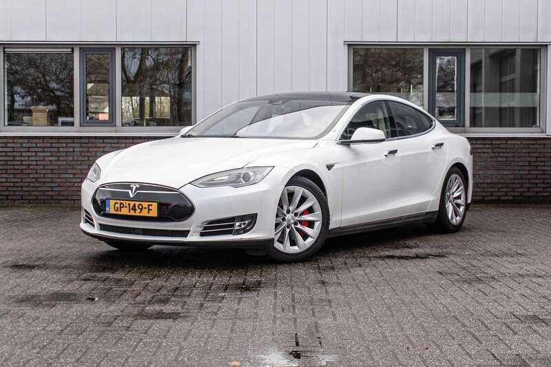 Wit Gebruikt 2015 Tesla Model S Performance Sedan | € 23.499 (Iets duurder) - Afbeelding 1/4