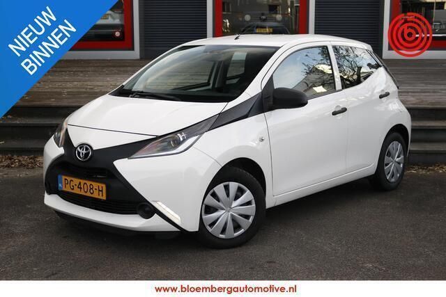 Wit Gebruikt 2017 Toyota Aygo Hatchback | € 9.499 (Eerlijke prijs) - Afbeelding 1/4