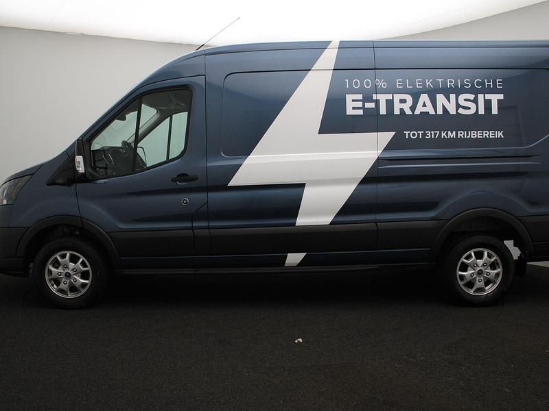 Occasion Ford E-Transit Trend 135 kW (184 PK) 2023 Blauw Van