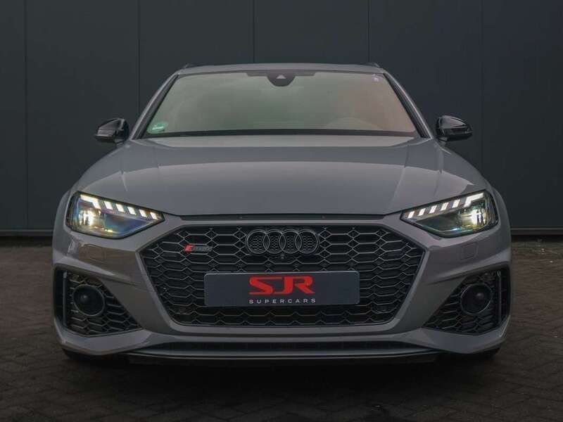 Grijs Gebruikt 2022 Audi RS4 Competition Stationwagen | € 120.000 - Afbeelding 1/4