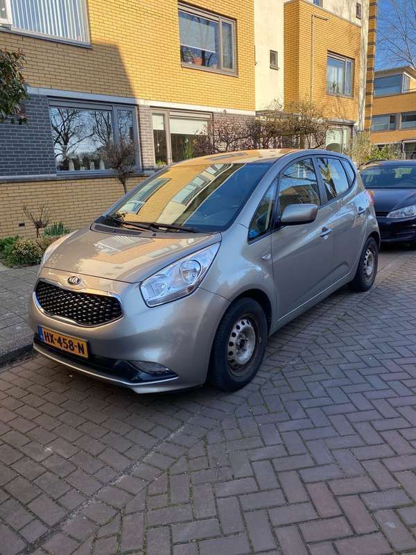 Grijs Gebruikt 2016 Kia Venga Hatchback | € 9.500 (Super prijs) - Afbeelding 1/1