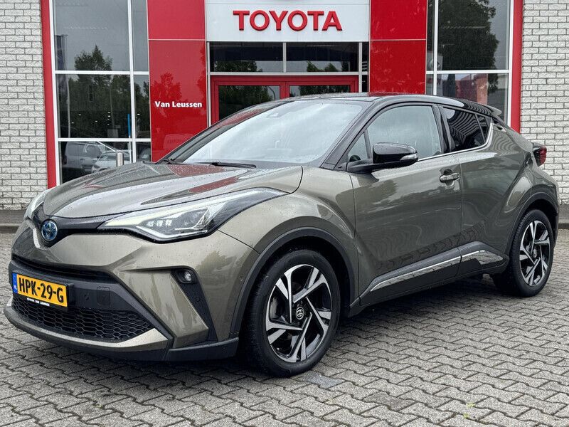 Groen Gebruikt 2023 Toyota C-HR Executive SUV | € 28.900 (Iets duurder) - Afbeelding 1/4