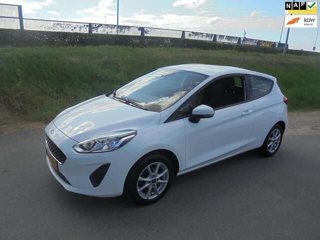 Wit Gebruikt 2019 Ford Fiesta Trend Hatchback | € 9.950 (Super prijs) - Afbeelding 1/4