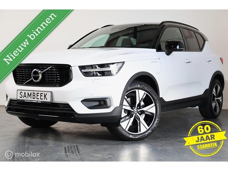 Wit Gebruikt 2021 Volvo XC40 R-Design SUV | € 35.900 (Goede deal) - Afbeelding 1/4