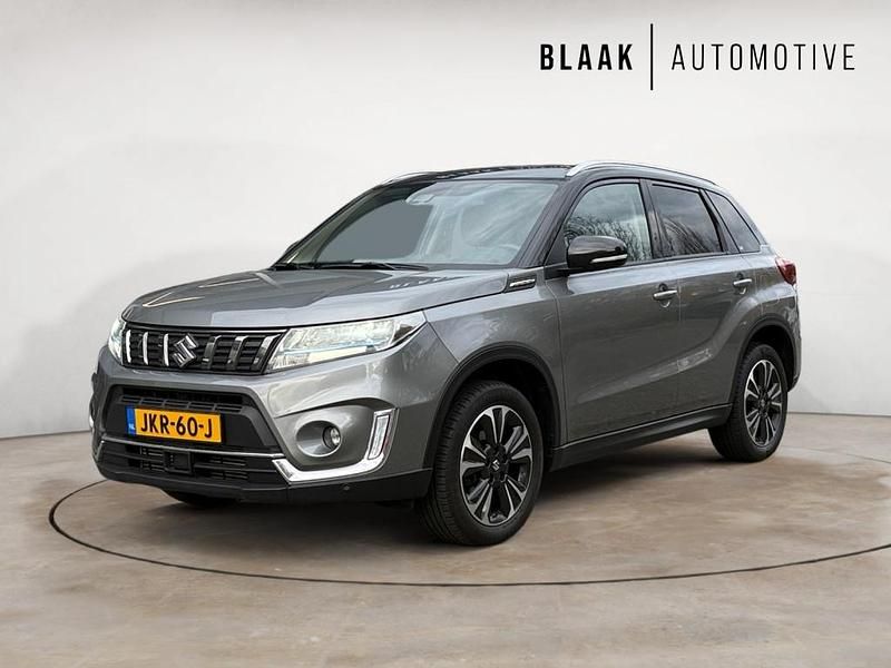Grijs Occasion 2021 Suzuki Vitara Comfort SUV | € 22.695 (Iets duurder) - Afbeelding 1/4
