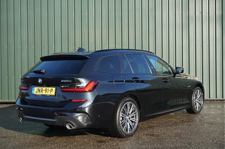 Occasion BMW 330e M Sport 2021 Zwart (metallic) Stationwagen