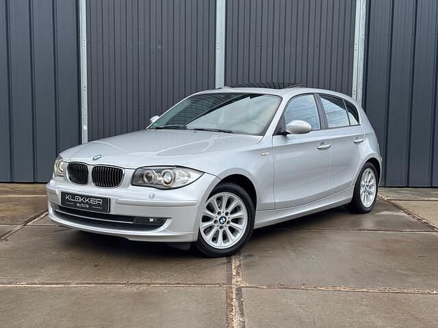 Occasion BMW 118 143 PK (105 kW) 2009 Grijs (metallic) Hatchback