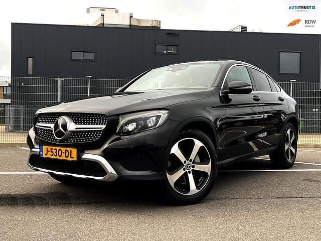 Zwart Gebruikt 2019 Mercedes GLC250 Business Coupé | € 44.450 (Eerlijke prijs) - Afbeelding 1/4