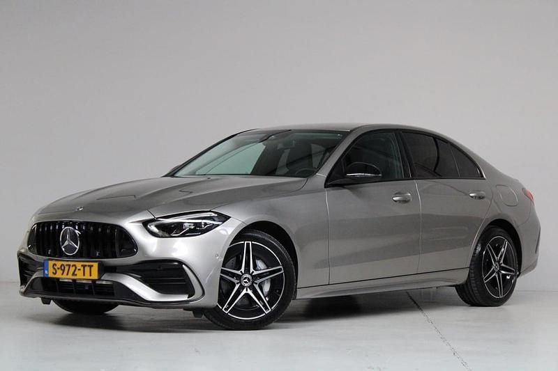 Grijs (metallic) Occasion 2022 Mercedes C63 AMG AMG line Sedan | € 37.945 - Afbeelding 1/4