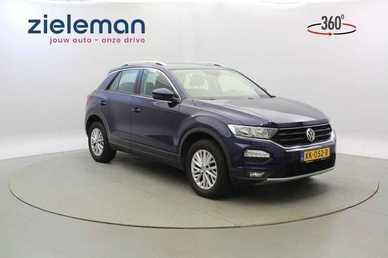 Blauw, metallic lak Gebruikt 2019 VW T-Roc Style SUV | € 19.845 (Super prijs) - Afbeelding 1/4