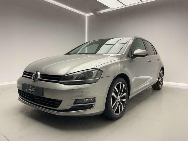 Grijs Gebruikt 2014 VW Golf VII Sedan | € 13.950 (Duur) - Afbeelding 1/4