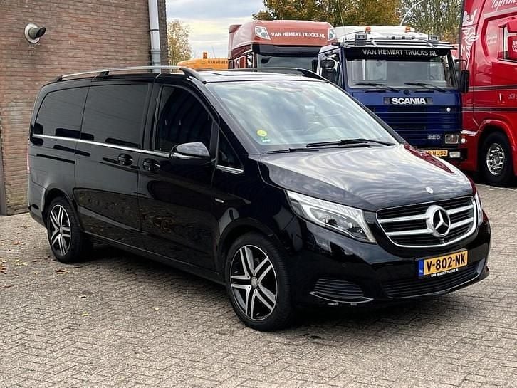 Occasion Mercedes V250 Avantgarde 190 PK (139 kW) 2017 Zwart (metallic) MPV