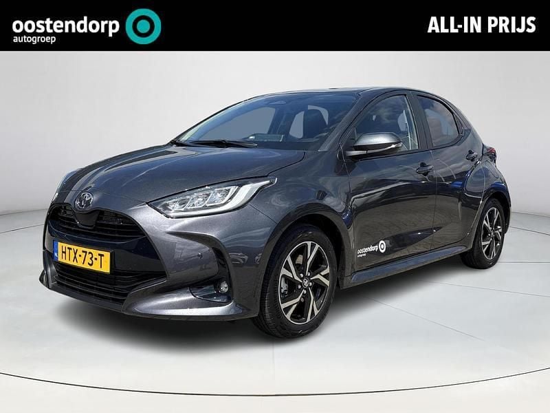Grijs Nieuw 2025 Toyota Yaris Hybrid Hatchback | € 32.250 - Afbeelding 1/4