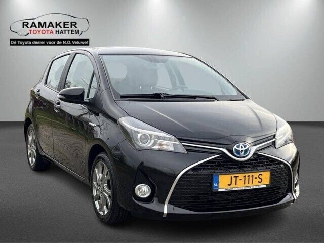 Zwart Gebruikt 2016 Toyota Yaris Hybrid Hatchback | € 15.401 (Eerlijke prijs) - Afbeelding 1/4