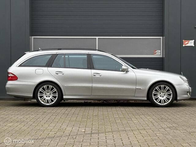 Grijs Occasion 2006 Mercedes 320 Avantgarde Stationwagen | € 5.950 (Iets duurder) - Afbeelding 1/4