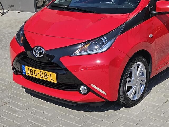 Occasion Toyota Aygo X-cite 69 PK (50 kW) 2018 Rood Hatchback
