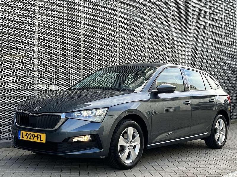 Occasion Skoda Scala Ambition 112 PK (82 kW) 2021 Grijs Hatchback