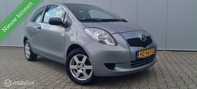 Grijs Gebruikt 2007 Toyota Yaris Terra Hatchback | € 2.500 (Eerlijke prijs) - Afbeelding 1/4