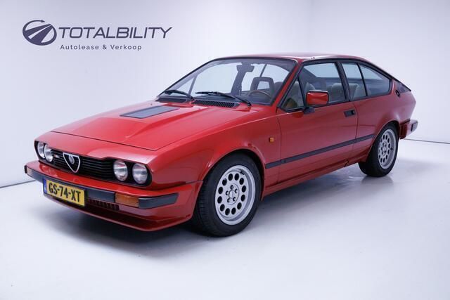 Rood Gebruikt 1981 Alfa Romeo GTV Coupé | € 29.950 - Afbeelding 1/4