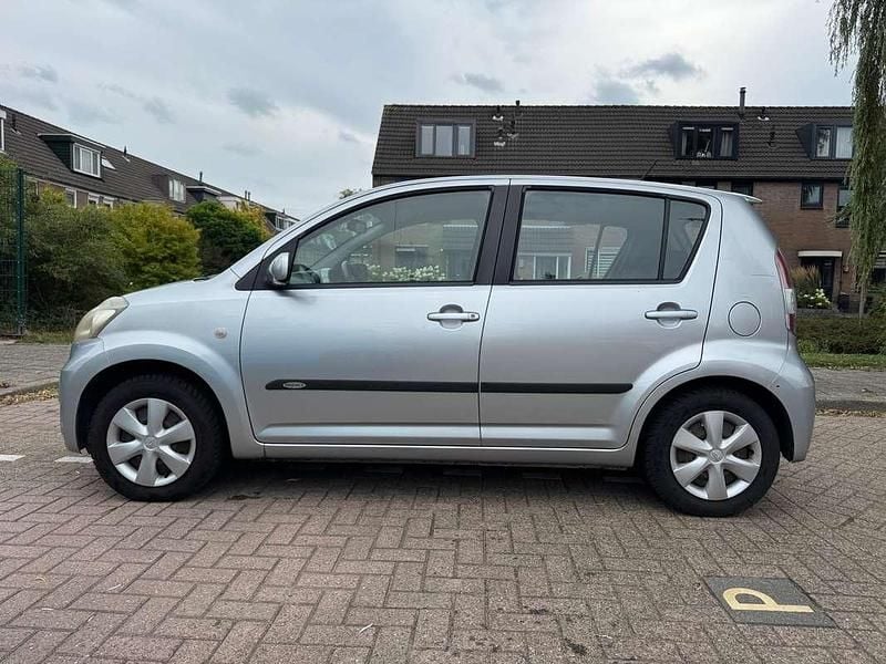 Gebruikt 2009 Daihatsu Sirion Hatchback | € 1.500 (Super prijs) - Afbeelding 1/4