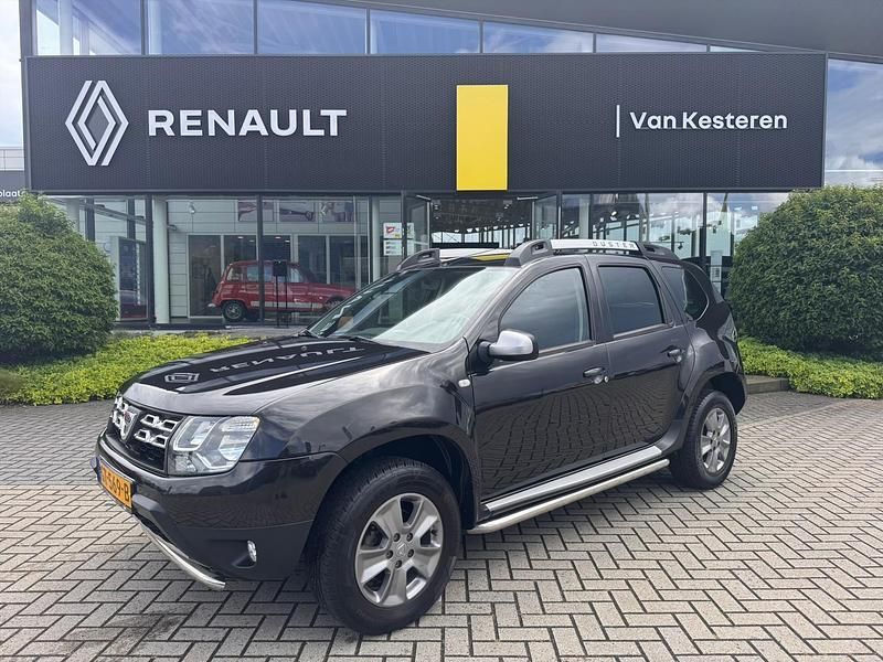 Zwart Gebruikt 2015 Dacia Duster Lauréate SUV | € 11.940 (Duur) - Afbeelding 1/4