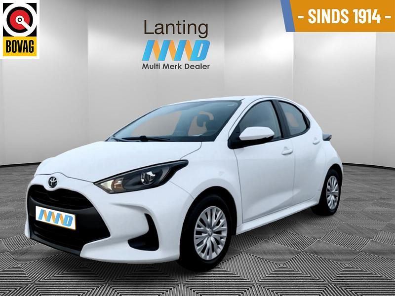 Wit Occasion 2022 Toyota Yaris Hybrid Comfort Hatchback | € 18.048 (Eerlijke prijs) - Afbeelding 1/4