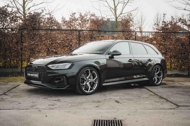 Zwart Nieuw 2024 Audi RS4 Advanced Stationwagen | € 124.500 - Afbeelding 1/4