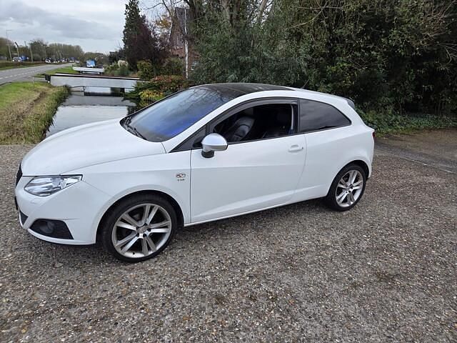 Wit Occasion 2011 Seat Ibiza SC Sport Hatchback | € 4.950 (Eerlijke prijs) - Afbeelding 1/4