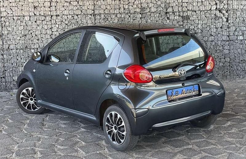Occasion Toyota Aygo 68 PK (50 kW) 2006 Grijs Hatchback