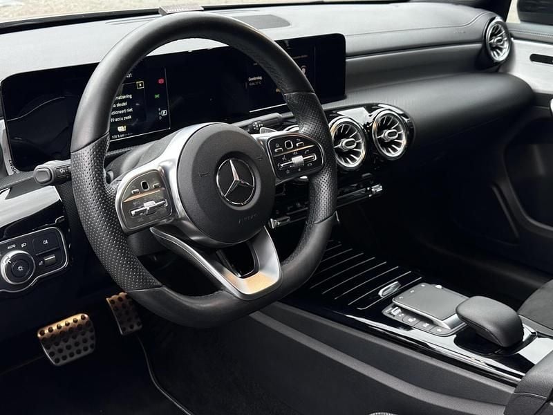 Occasion Mercedes A250 AMG line 160 PK (117 kW) 2024 Grijs Hatchback
