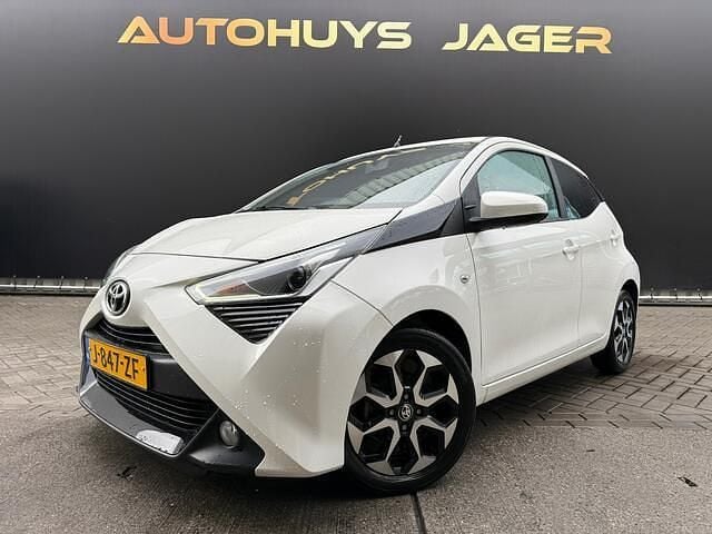 Wit Gebruikt 2020 Toyota Aygo Hatchback | € 11.950 (Eerlijke prijs) - Afbeelding 1/4