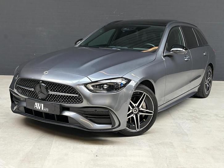 Grijs Occasion 2022 Mercedes C300e AMG line Stationwagen | € 38.950 (Eerlijke prijs) - Afbeelding 1/4