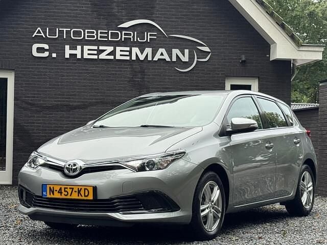 Grijs Gebruikt 2015 Toyota Auris Hatchback | € 10.945 (Goede deal) - Afbeelding 1/4