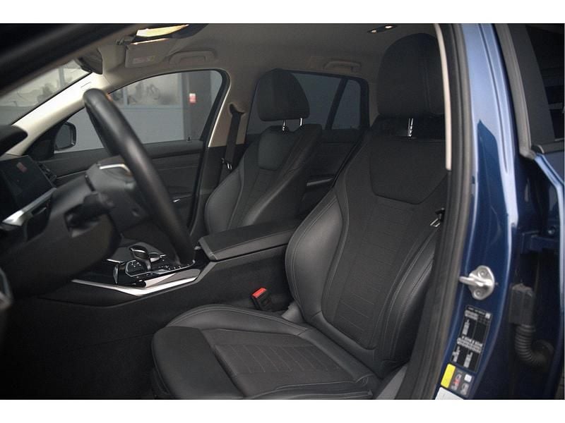 Occasion BMW 330 Executive 2020 Blauw Stationwagen