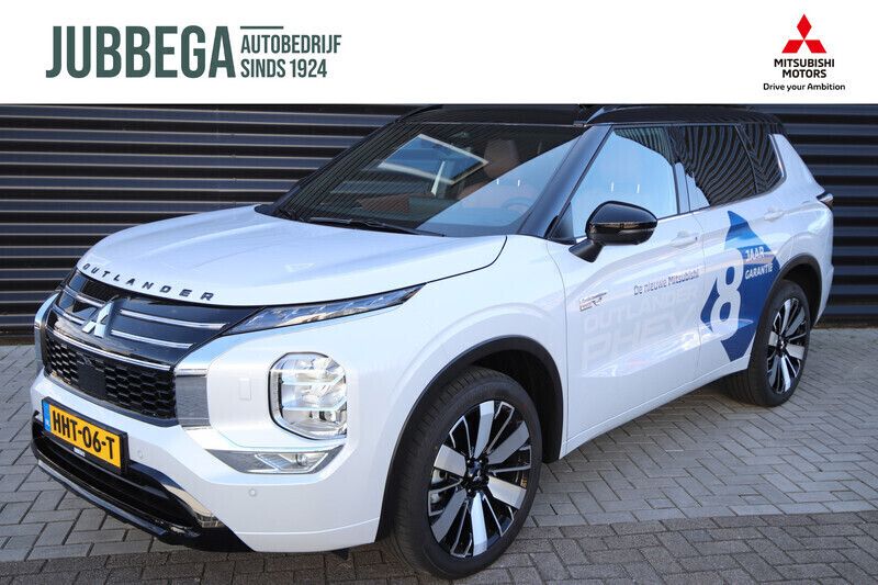 White diamond (wit parelmoer) Nieuw 2025 Mitsubishi Outlander P-HEV Instyle SUV | € 64.890 (Duur) - Afbeelding 1/4