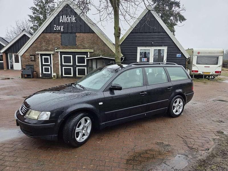 Occasion VW Passat Comfortline 116 PK (85 kW) 2001 Zwart Stationwagen