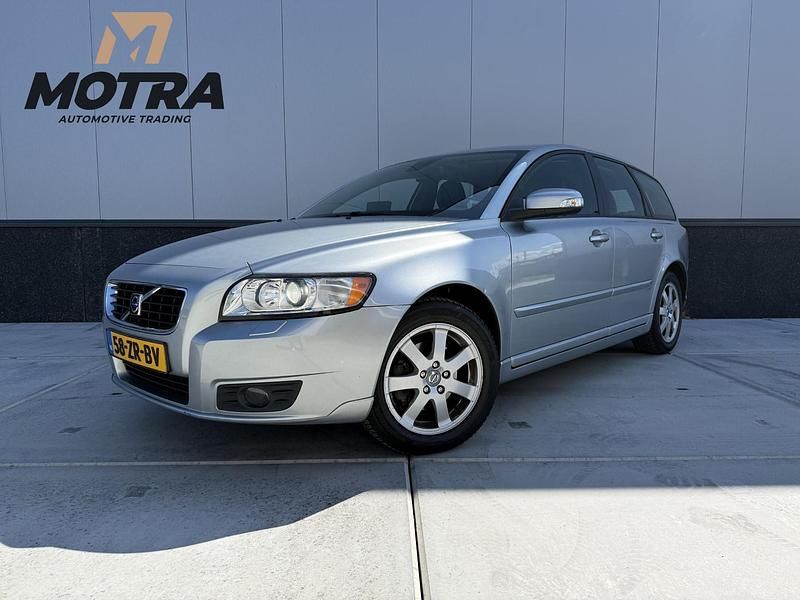Grijs Gebruikt 2008 Volvo V50 Summum Stationwagen | € 3.950 (Eerlijke prijs) - Afbeelding 1/4
