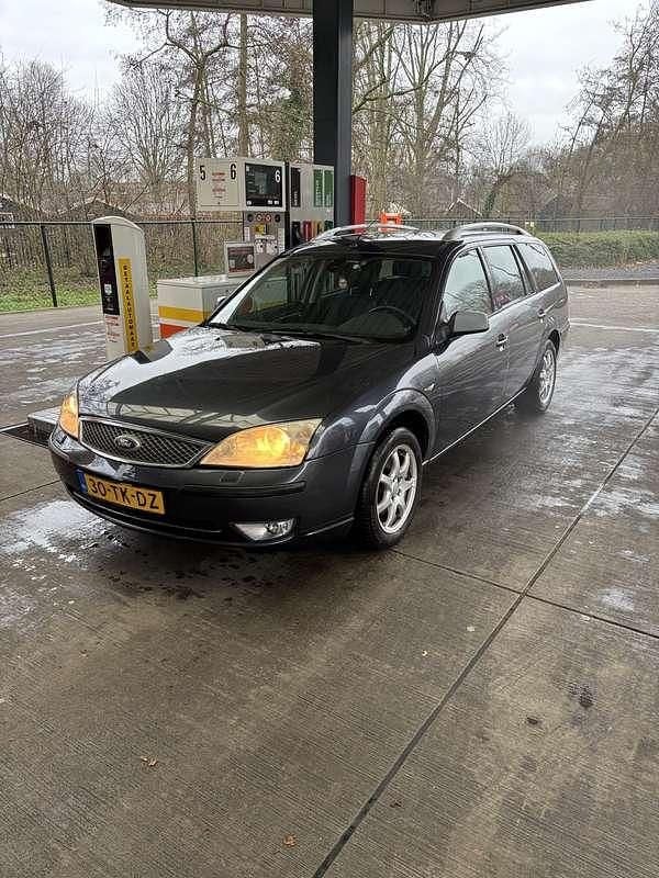 Grijs Occasion 2006 Ford Mondeo Platinum Stationwagen | € 1.200 - Afbeelding 1/4