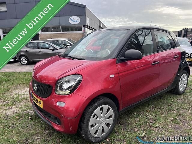 Rood Gebruikt 2016 Smart ForFour Pure Hatchback | € 3.700 (Iets duurder) - Afbeelding 1/4